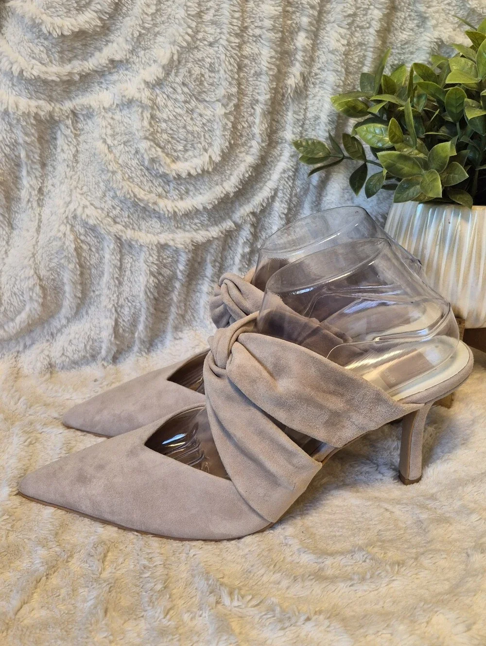 NEW Dolce Vita Kelsy Heels Suede Slip On Mules Beige Nude Pointed Toe Size 10